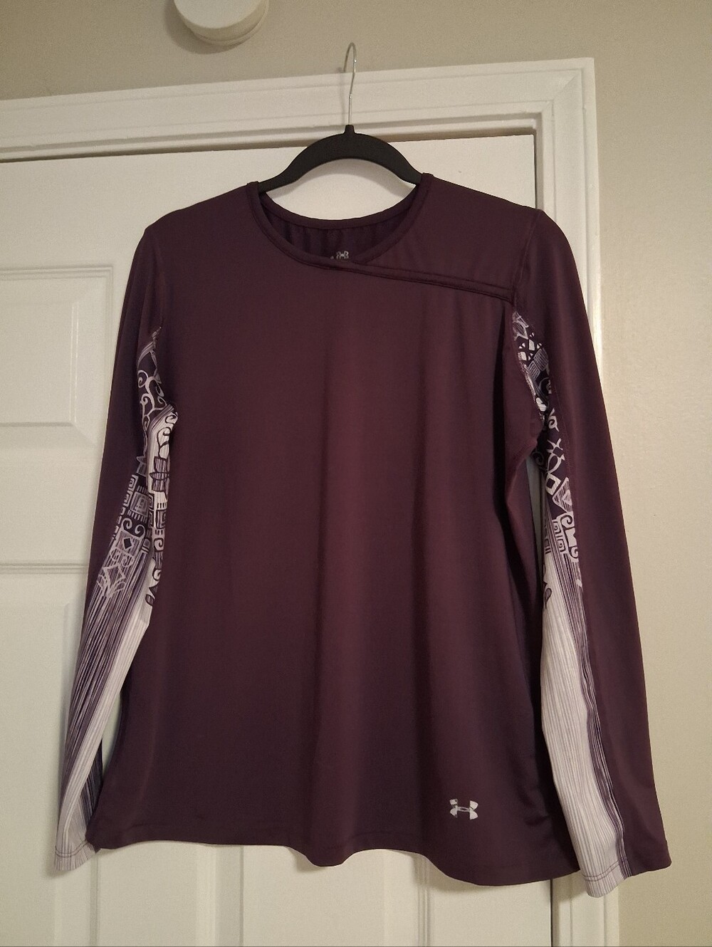 Women's Under Armour Plum LS Performance Top with Patterned Sleeves, Size XL